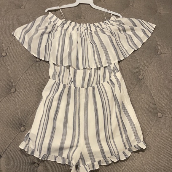 Romper - Picture 2 of 7